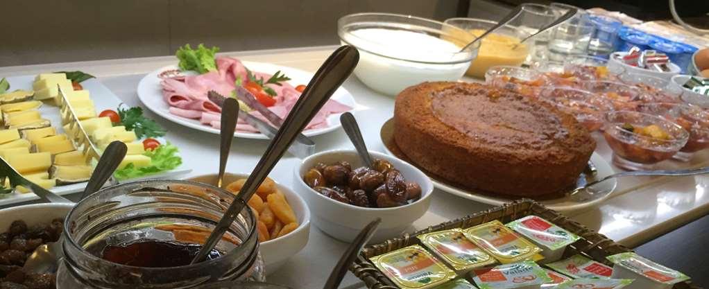 Brit Hotel Brive La Gaillarde - Restaurant La Limousine Malemort Restoran gambar